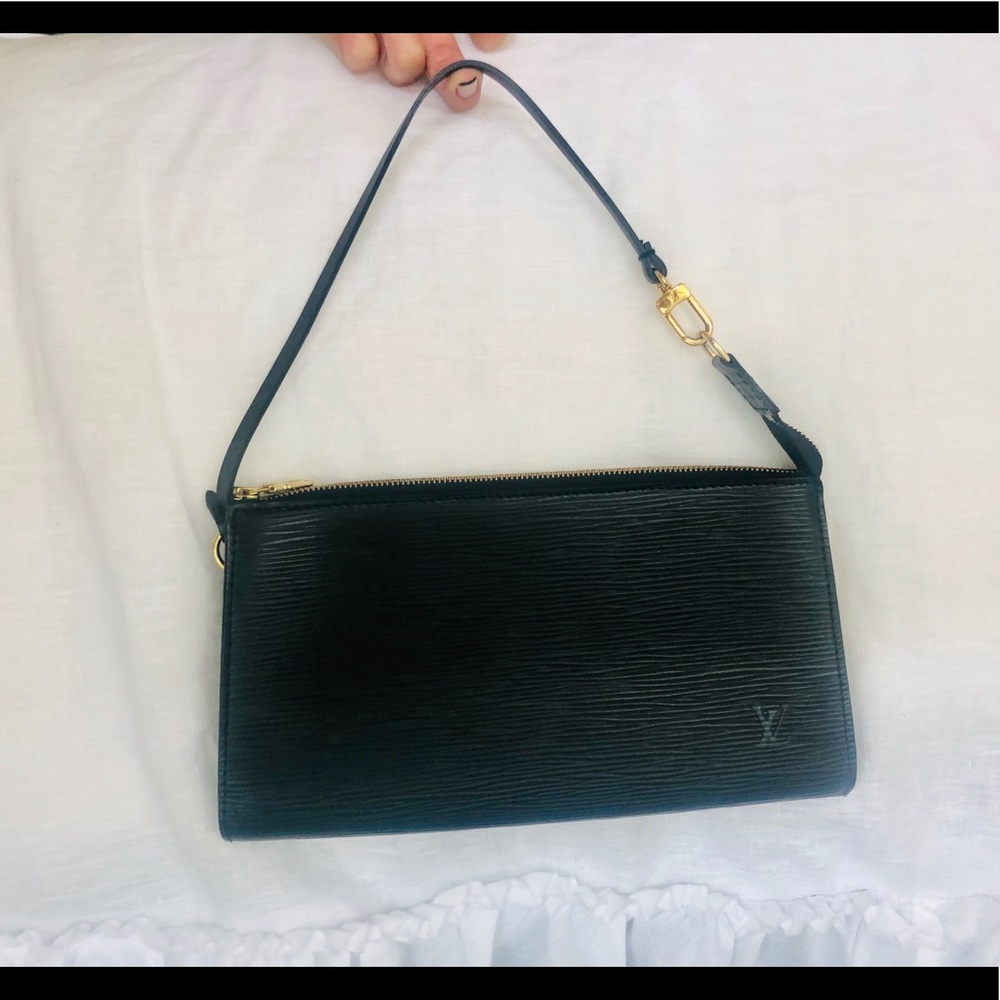 SOLD Louis Vuitton Epi pochette SOLD